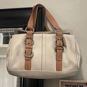 Authentic Coach Chelsea bag w wallet good condition with some wear. D0882-F12334